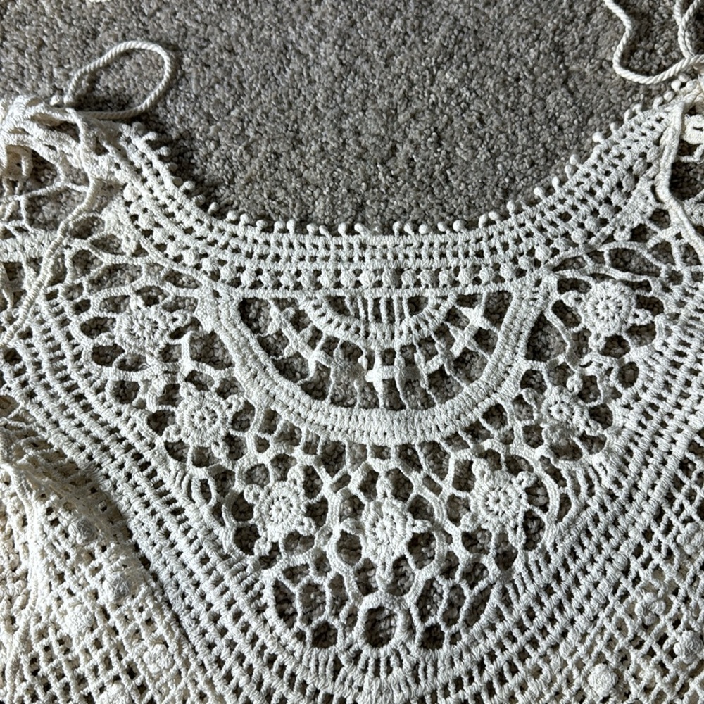 Size M Cupshe swimsuit cover-up. - Picture 3 of 6